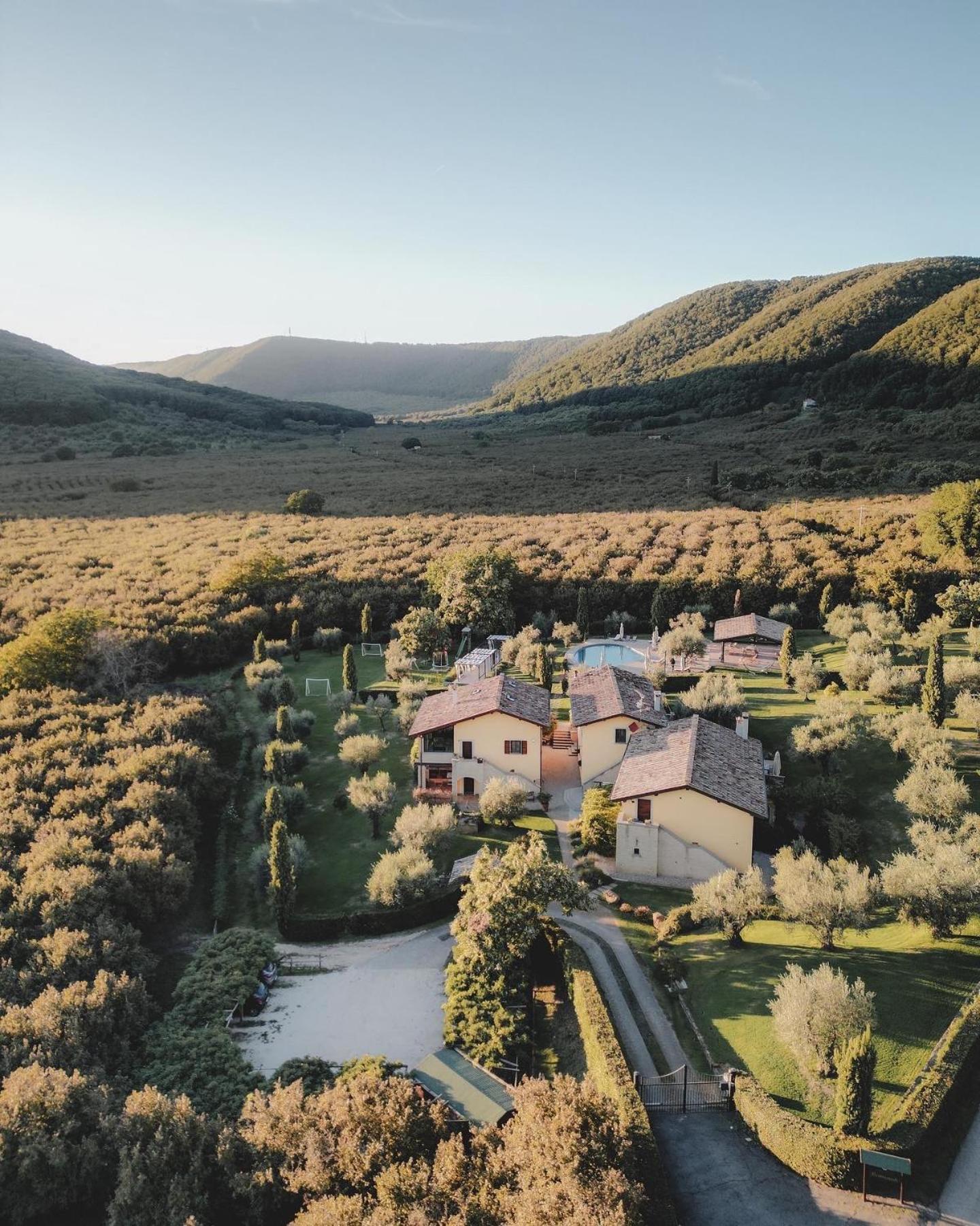 Agriturismo La Valle Di Vico Капрарола Экстерьер фото